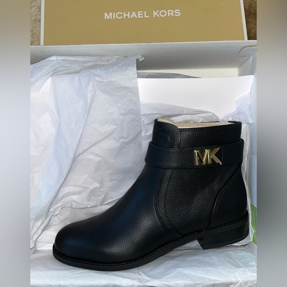 BRAND NEW Michael Kors MK Jilly Flat Ankle Booties - Picture 4 of 16